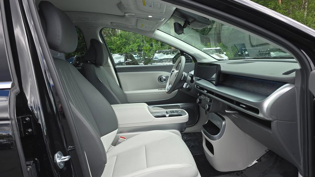 Used 2026 Hyundai Ioniq 9 Calligraphy AWD/4WD image 10