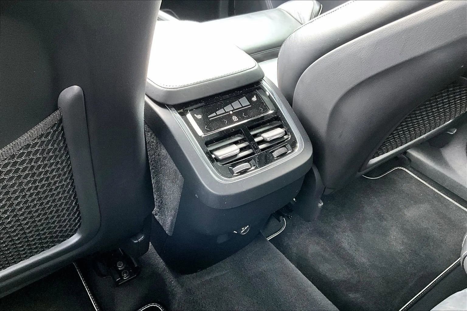 Used 2020 Volvo XC90 T6 R-Design AWD/4WD image 10