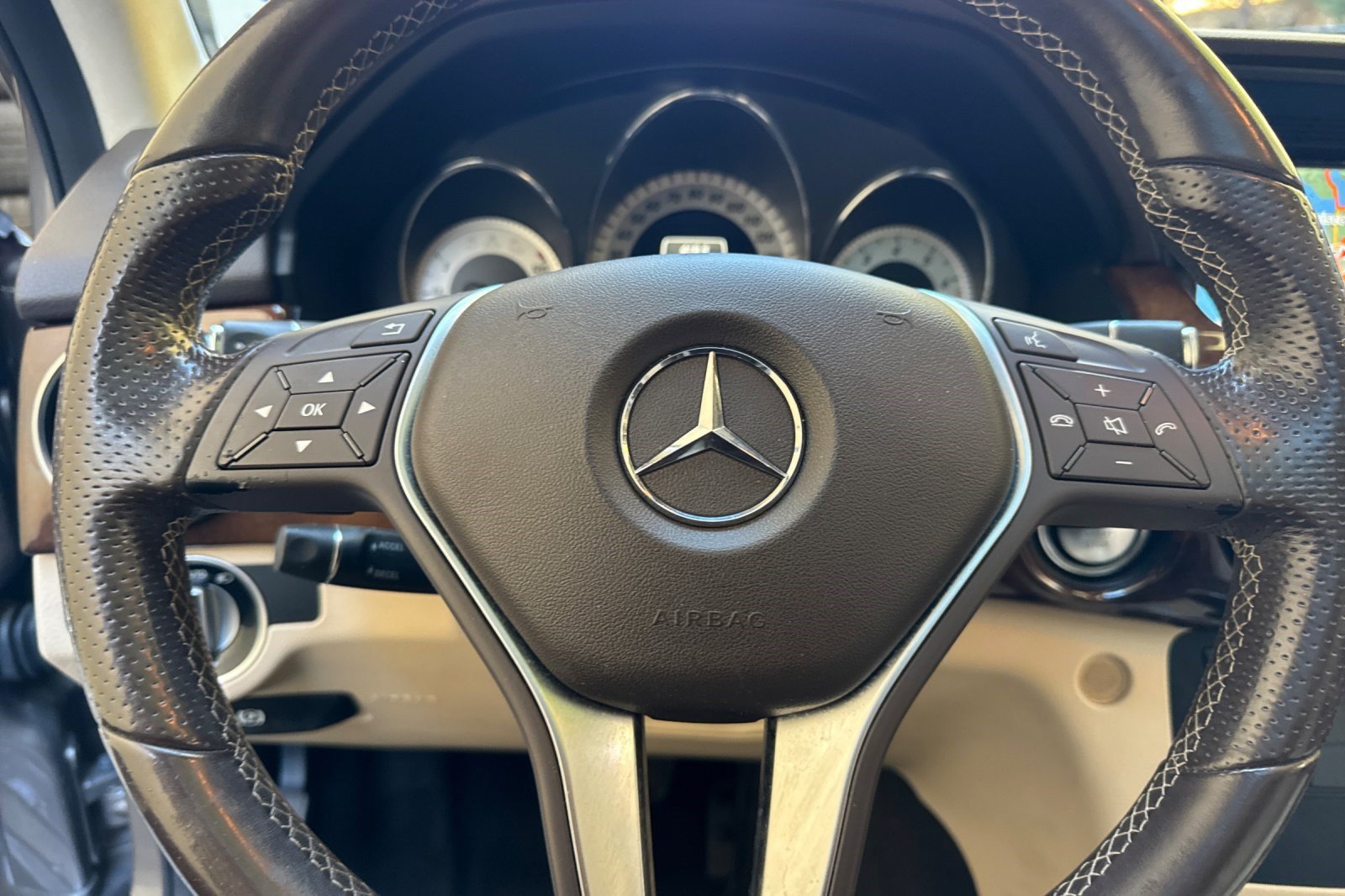 Used 2013 Mercedes-Benz GLK 350 4MATIC image 10