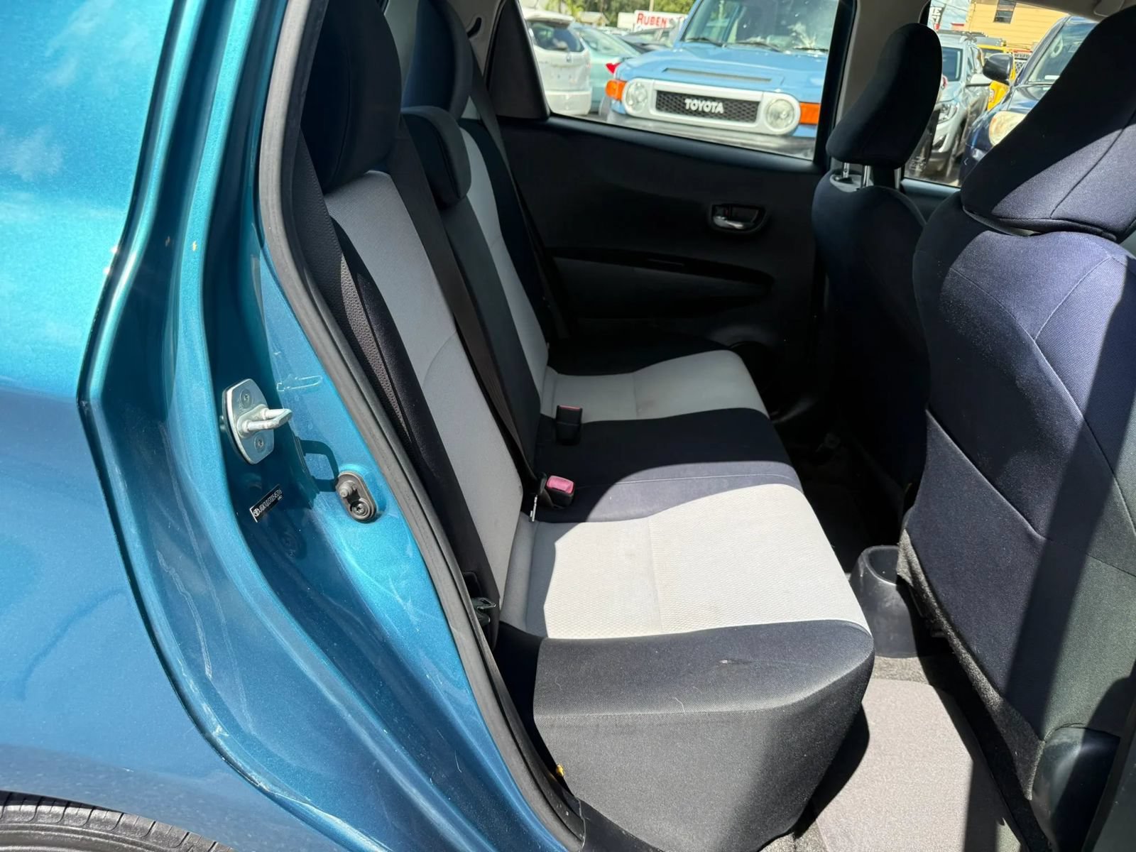 Used 2013 Toyota Yaris LE FWD image 11