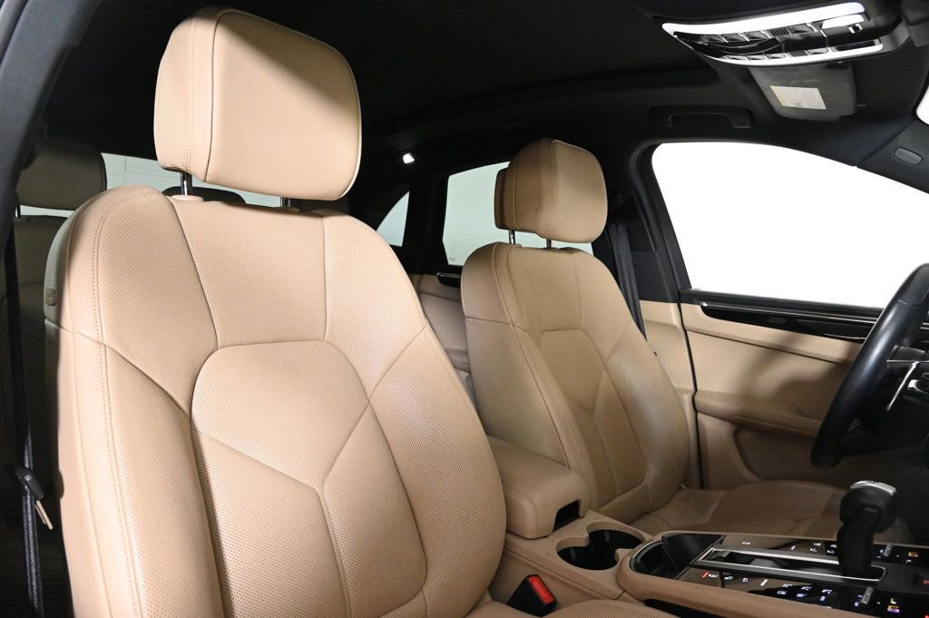 Certified 2024 Porsche Macan image 19