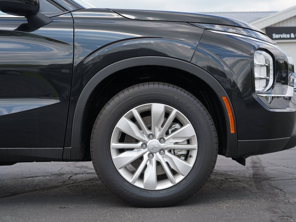 New 2026 Mitsubishi Outlander ES AWD/4WD image 11