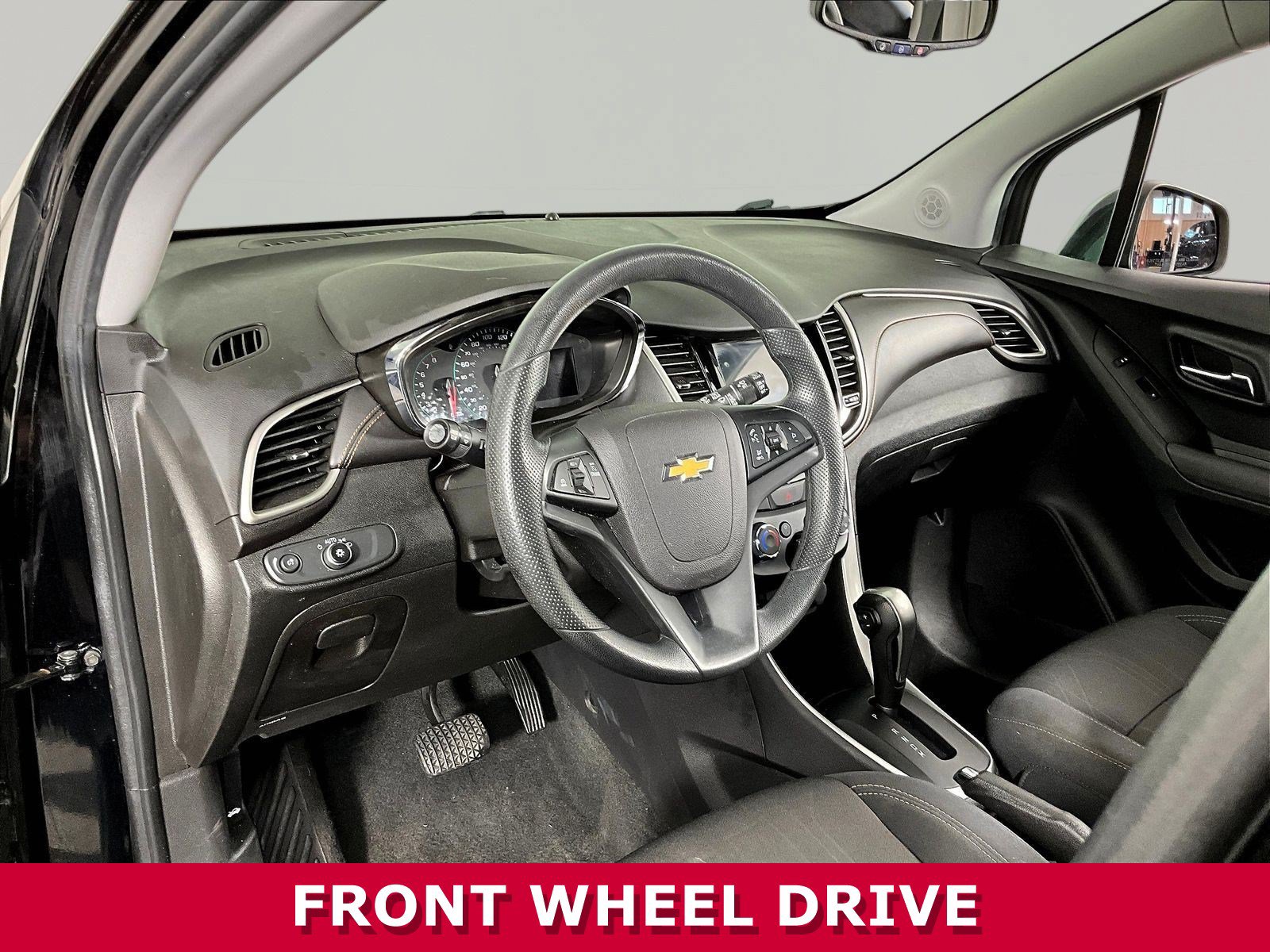 Used 2019 Chevrolet Trax LT FWD image 15