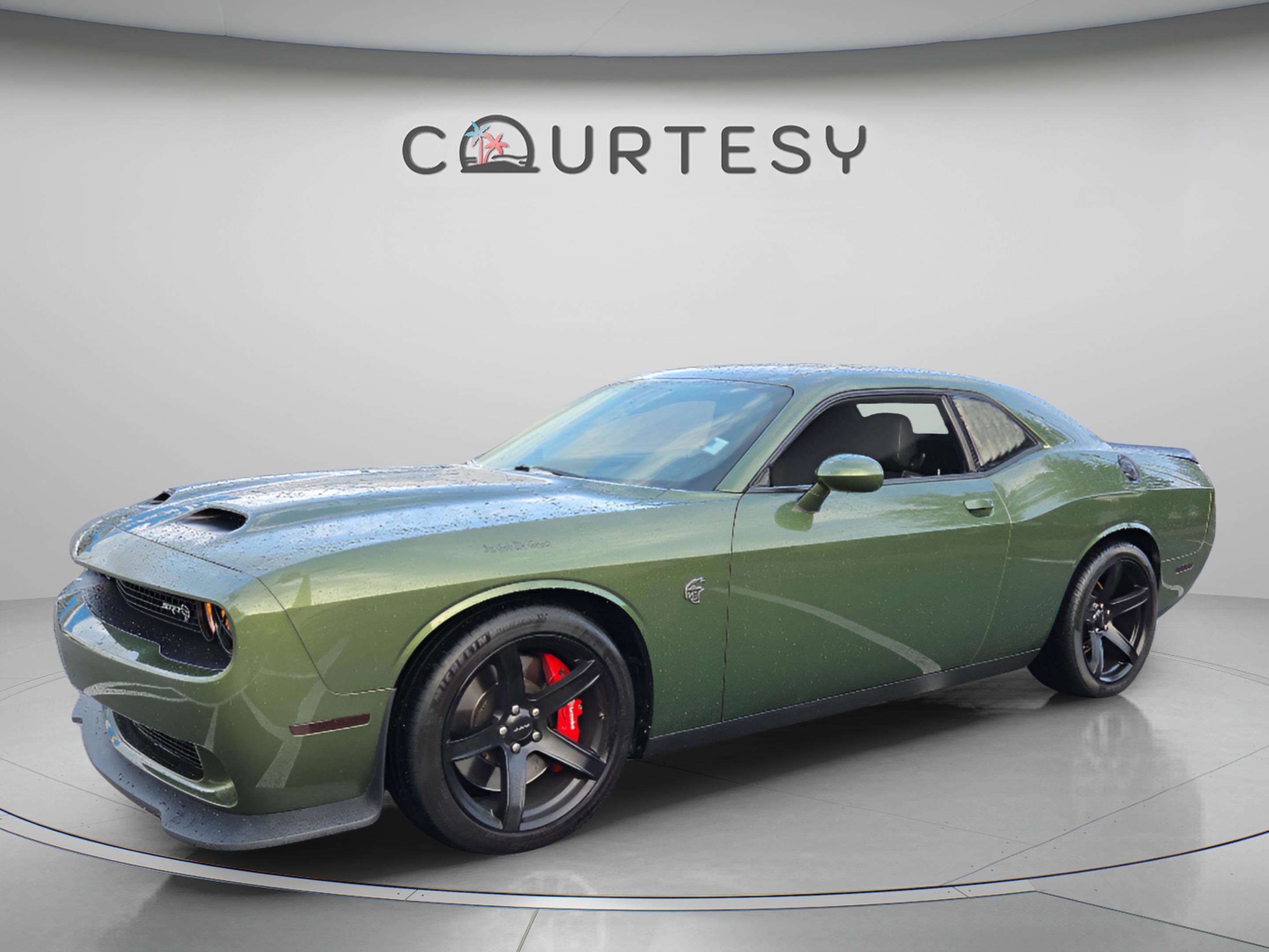 Used 2020 Dodge Challenger SRT Hellcat RWD image 1