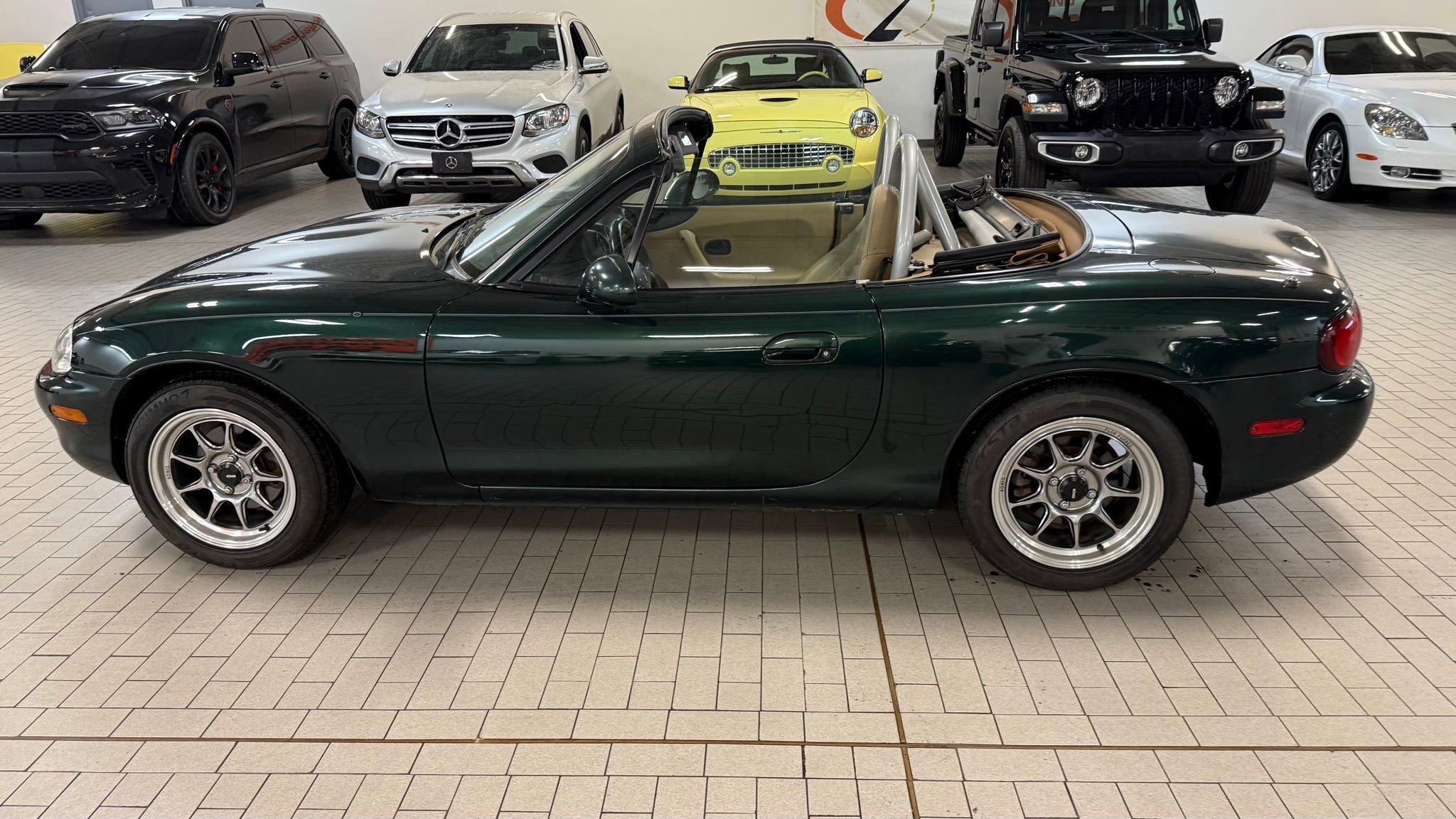 Used 1999 MAZDA MX-5 Miata image 16