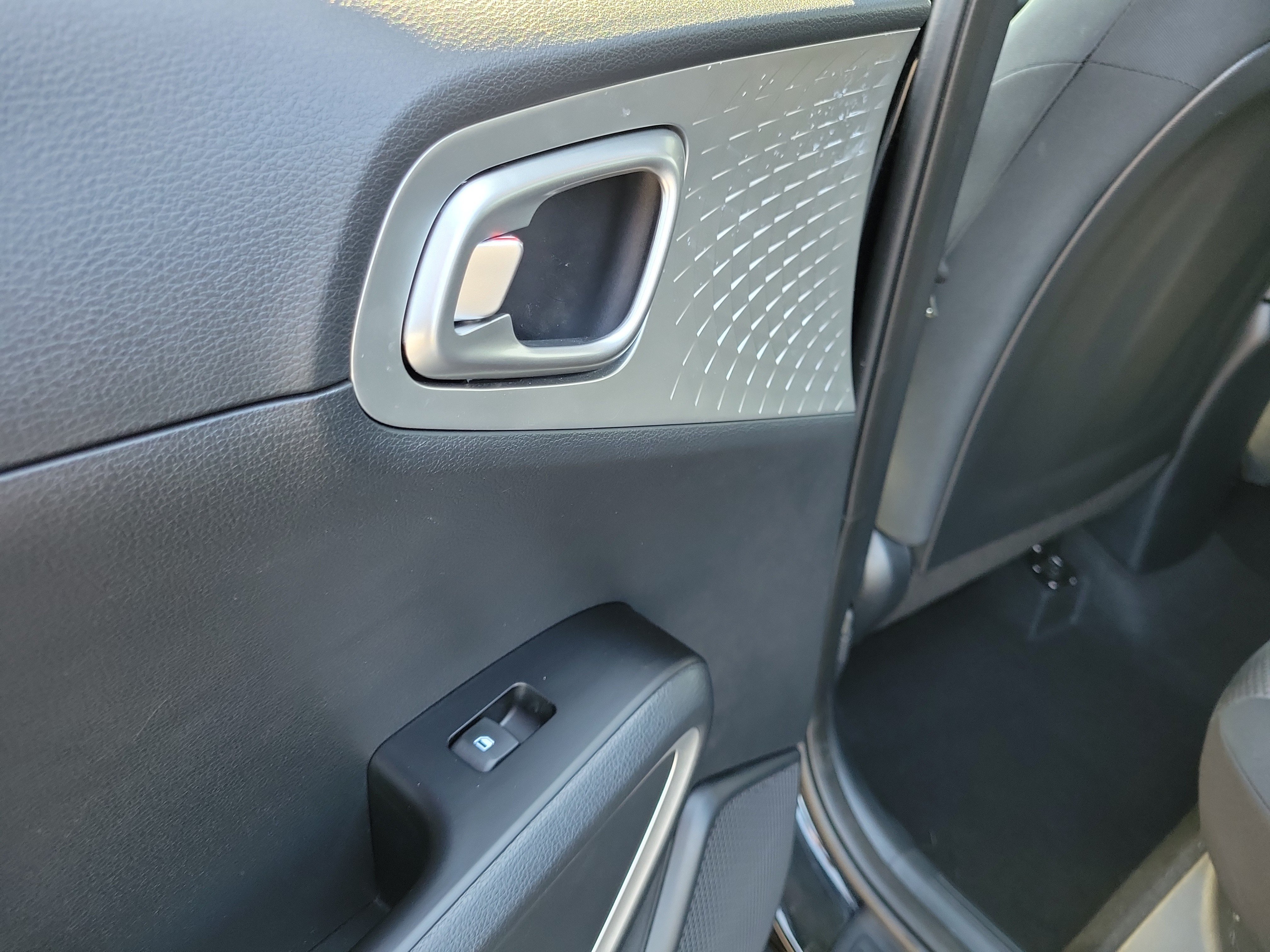 Used 2025 Kia Soul LX FWD image 13