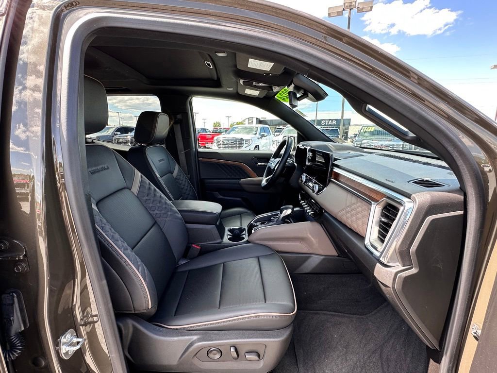 Used 2024 GMC Canyon Denali AWD/4WD image 12