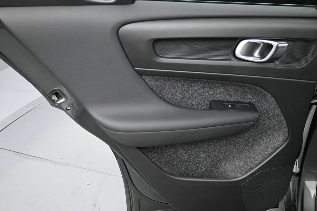New 2026 Volvo XC40 B4 Core w/ Protection Package Premier FWD image 20
