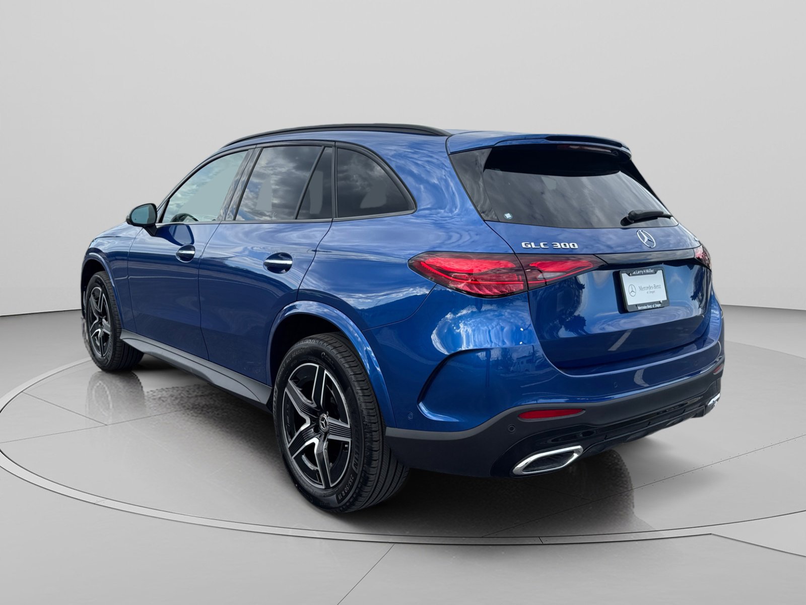 New 2026 Mercedes-Benz GLC 300 4MATIC image 3