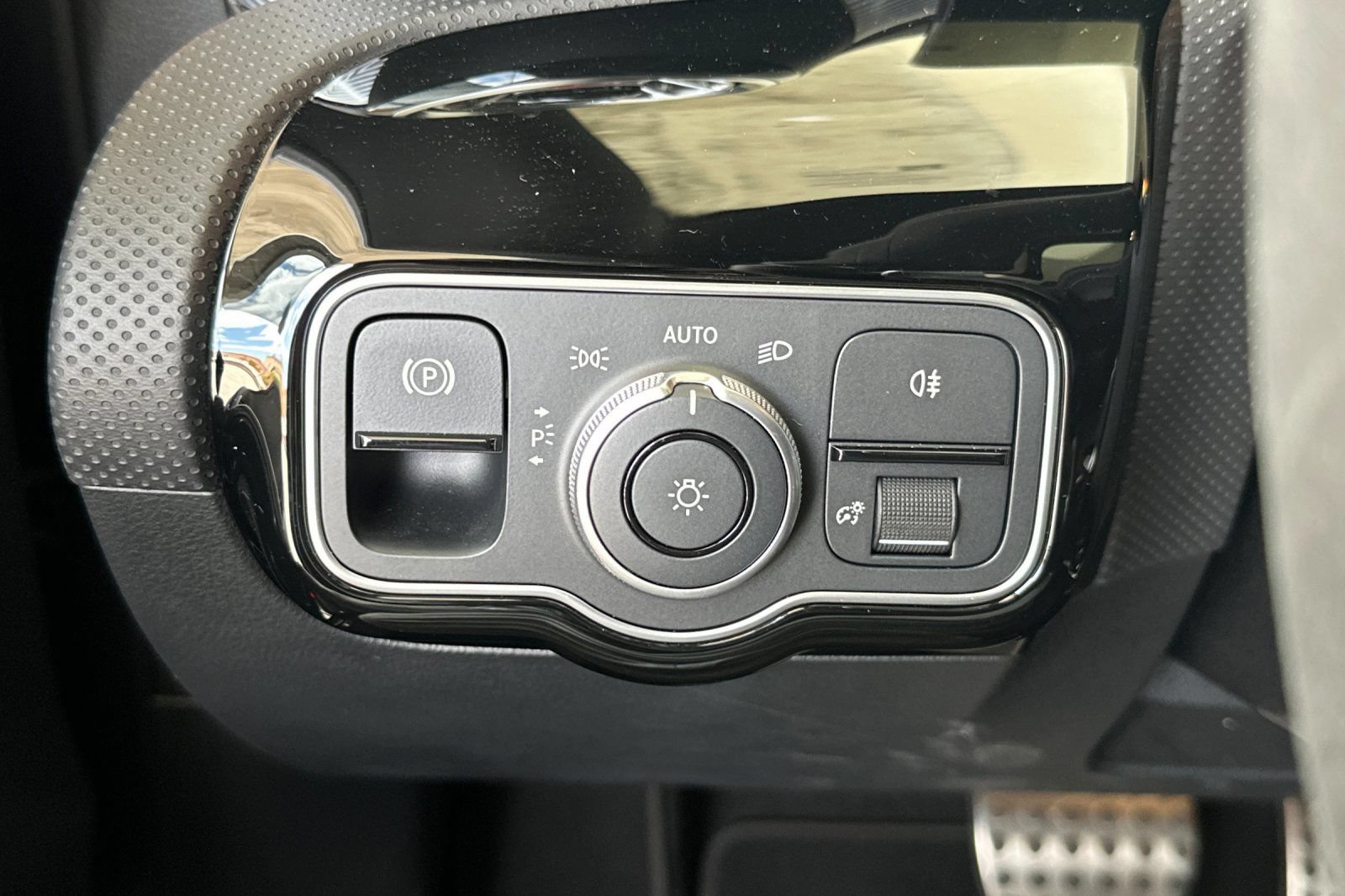 Certified 2023 Mercedes-Benz CLA 35 AMG 4MATIC image 36