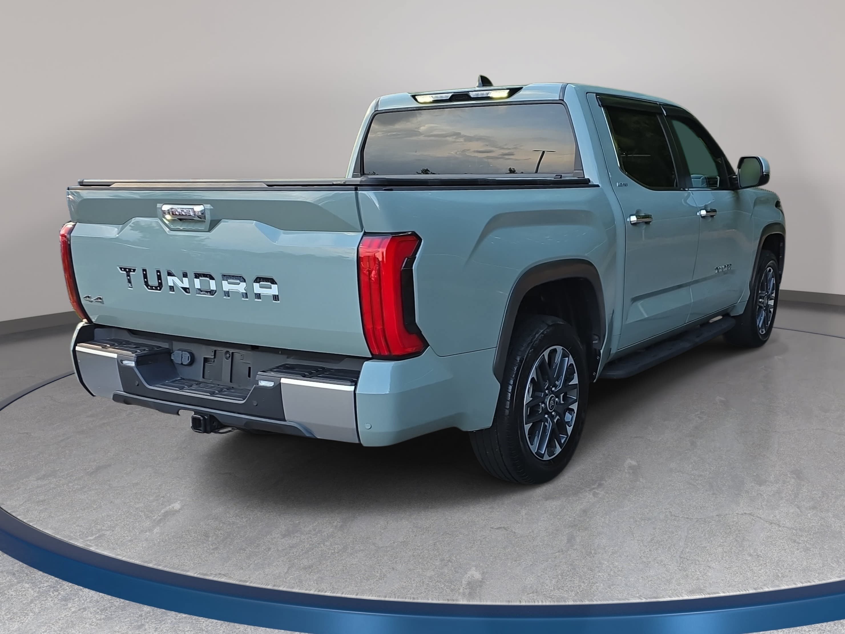 Used 2024 Toyota Tundra Limited w/ Power Package AWD/4WD image 5