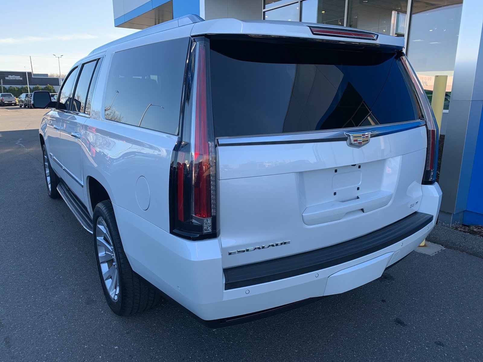 Used 2017 Cadillac Escalade ESV 4WD image 7
