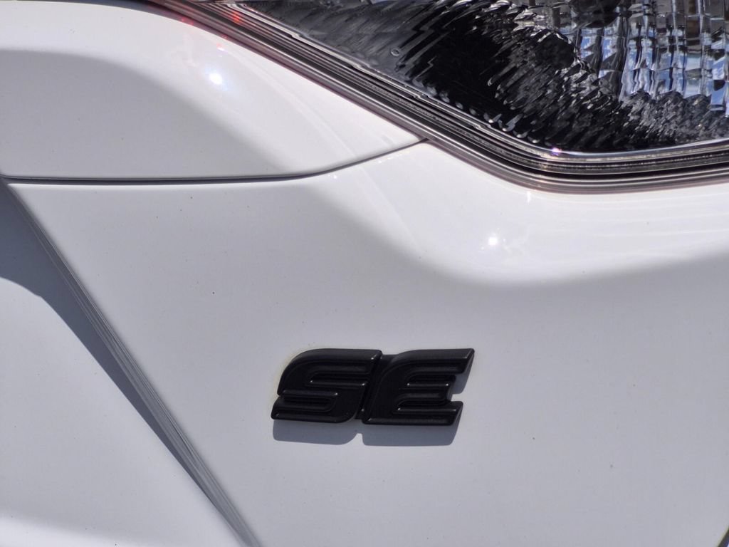 Used 2024 Toyota Corolla SE FWD image 9