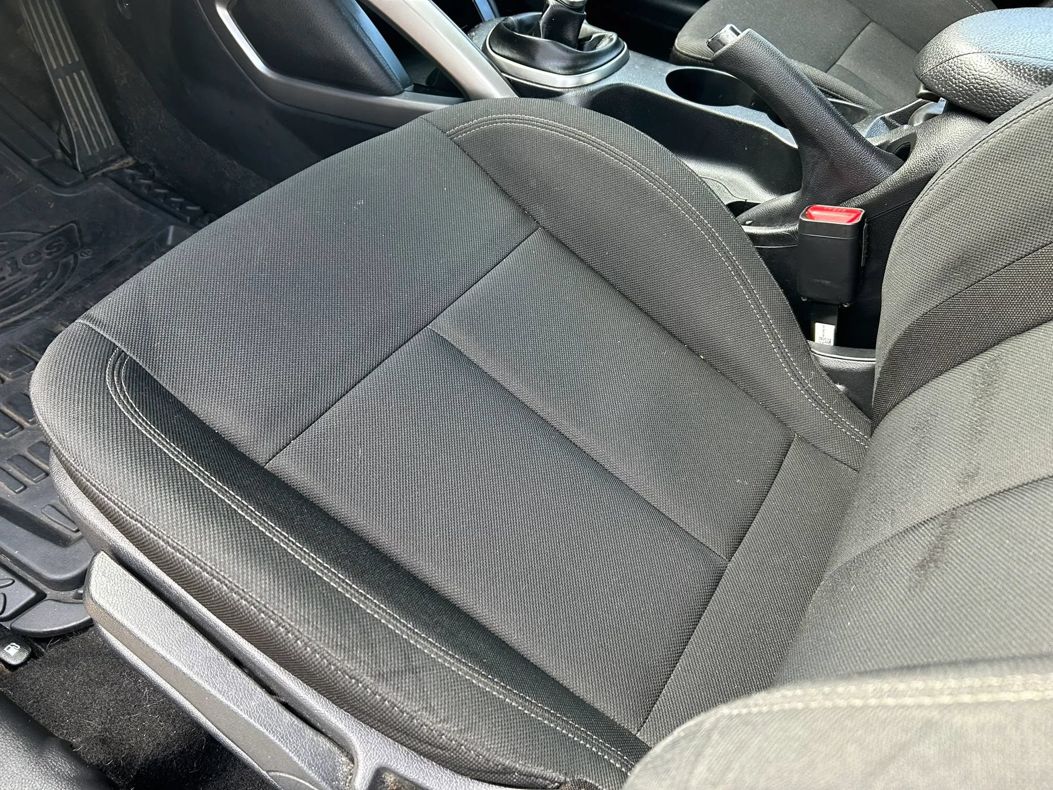 Used 2013 Hyundai Veloster FWD image 10