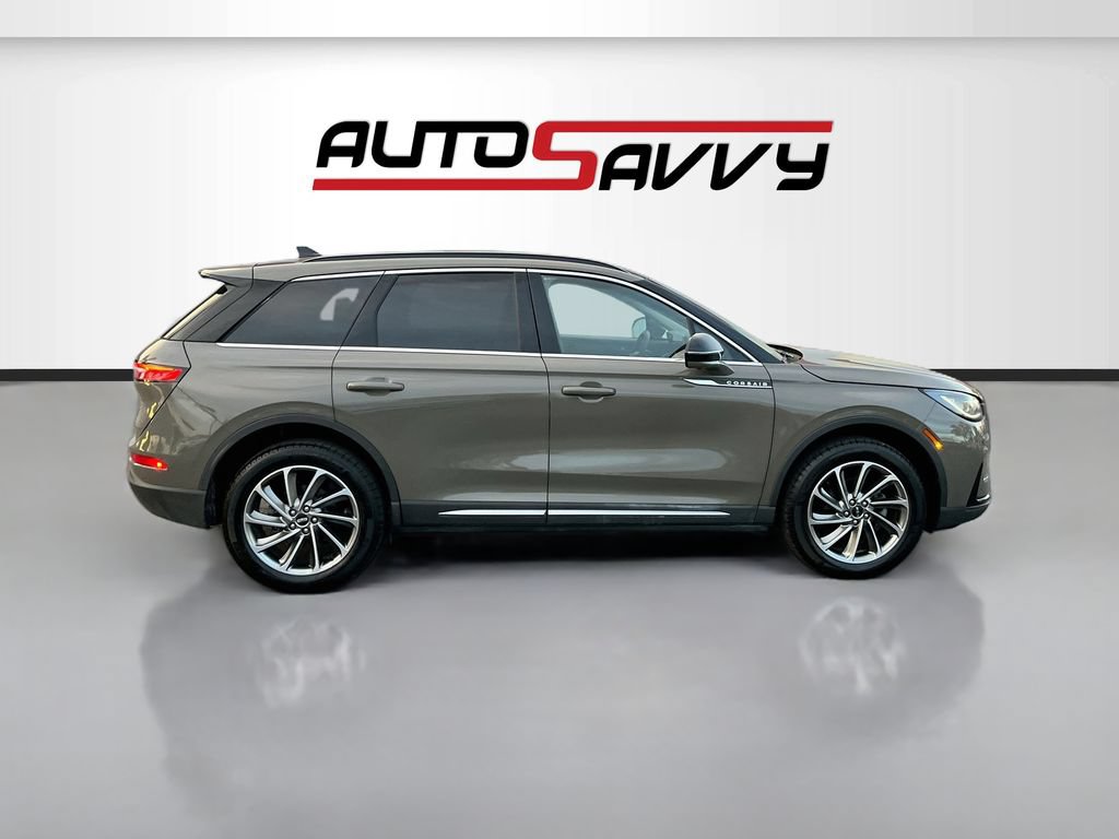 Used 2025 Lincoln Corsair AWD w/ Equipment Group 101A image 8