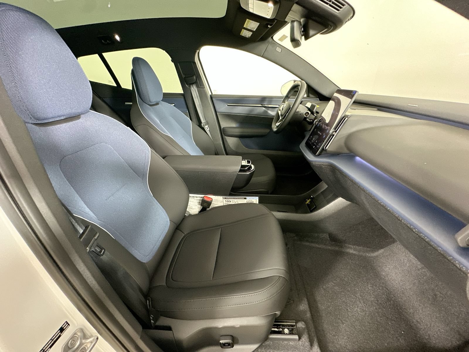 New 2026 Volvo EX30 Ultra w/ Protection Package Premier AWD/4WD image 39