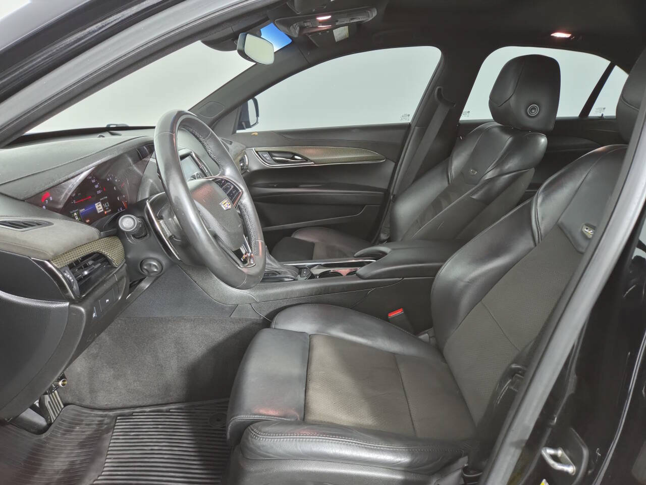 Used 2017 Cadillac ATS V w/ Luxury Package RWD image 15