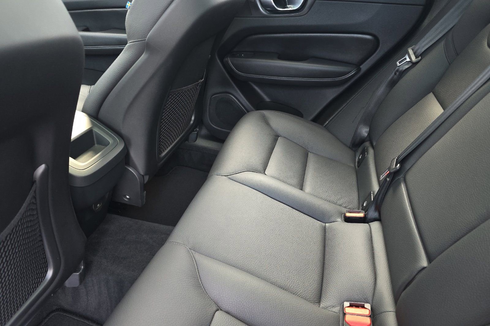 Used 2025 Volvo XC60 B5 Plus image 12