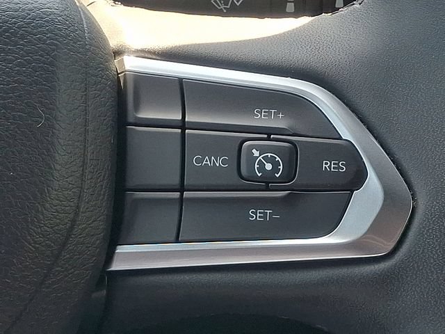 Used 2023 Jeep Compass Latitude w/ Sun and Sound Group AWD/4WD image 22