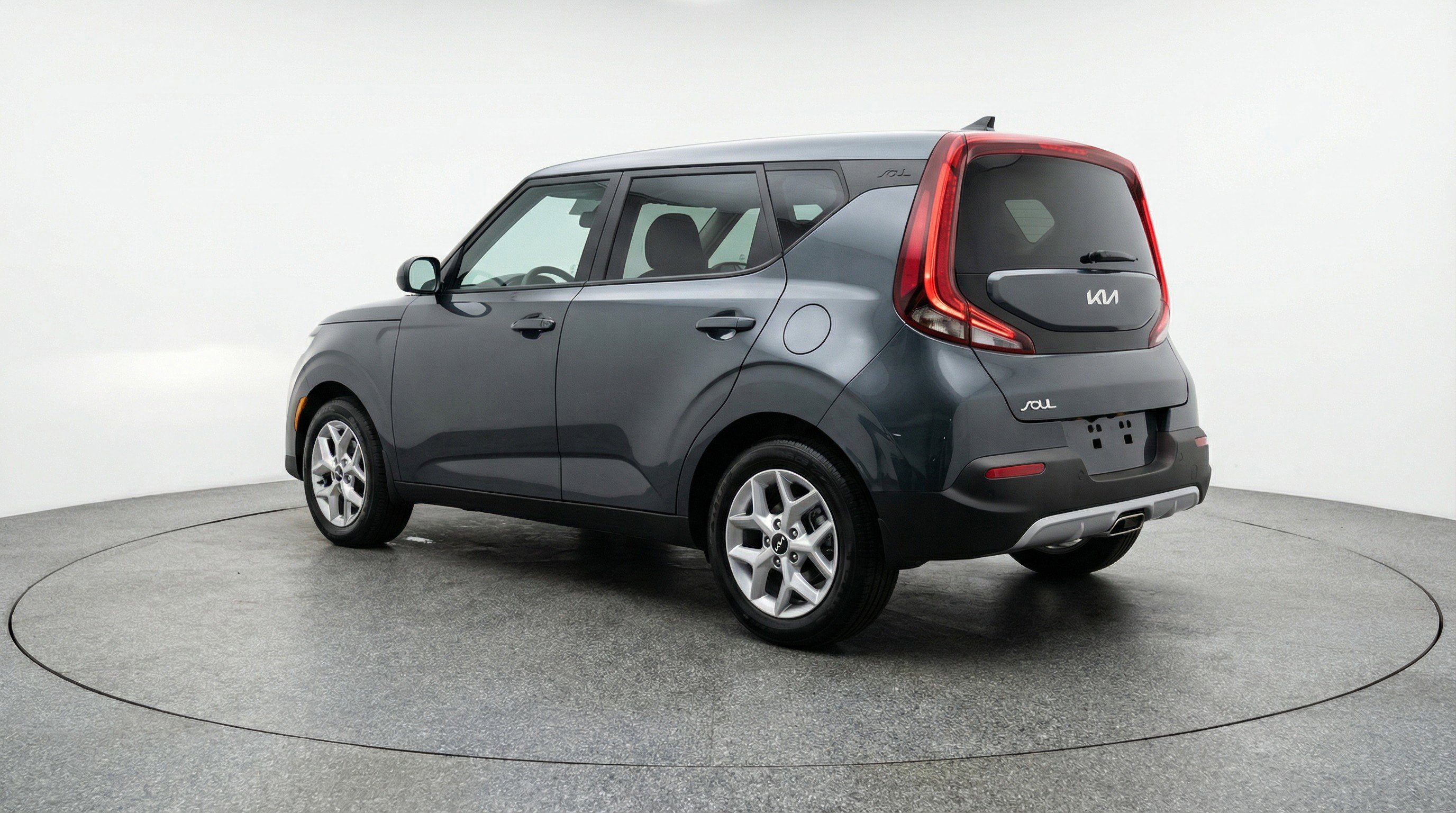 Used 2025 Kia Soul LX w/ LX Technology Package FWD image 6
