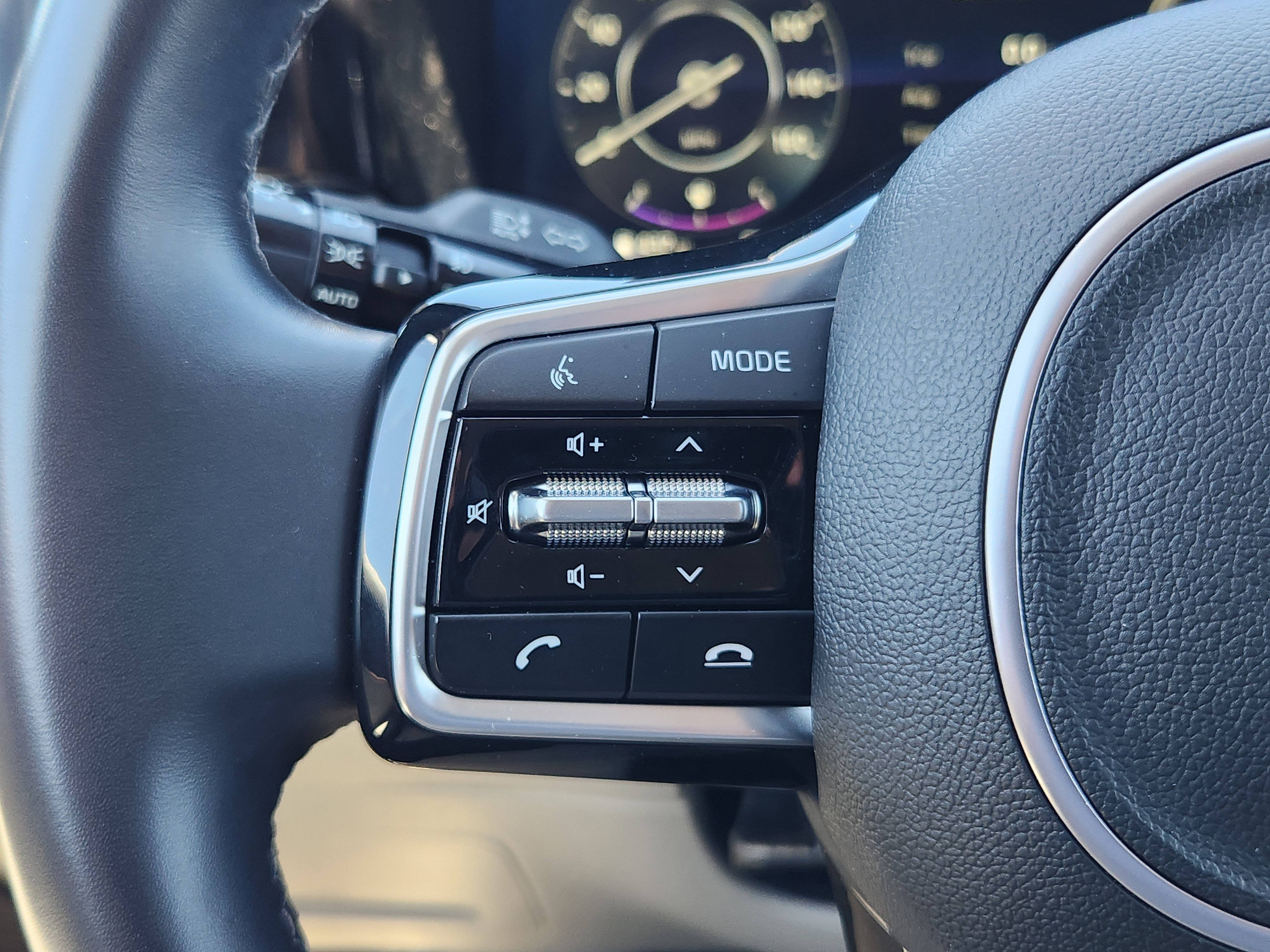 Used 2023 Kia Sorento SX image 33