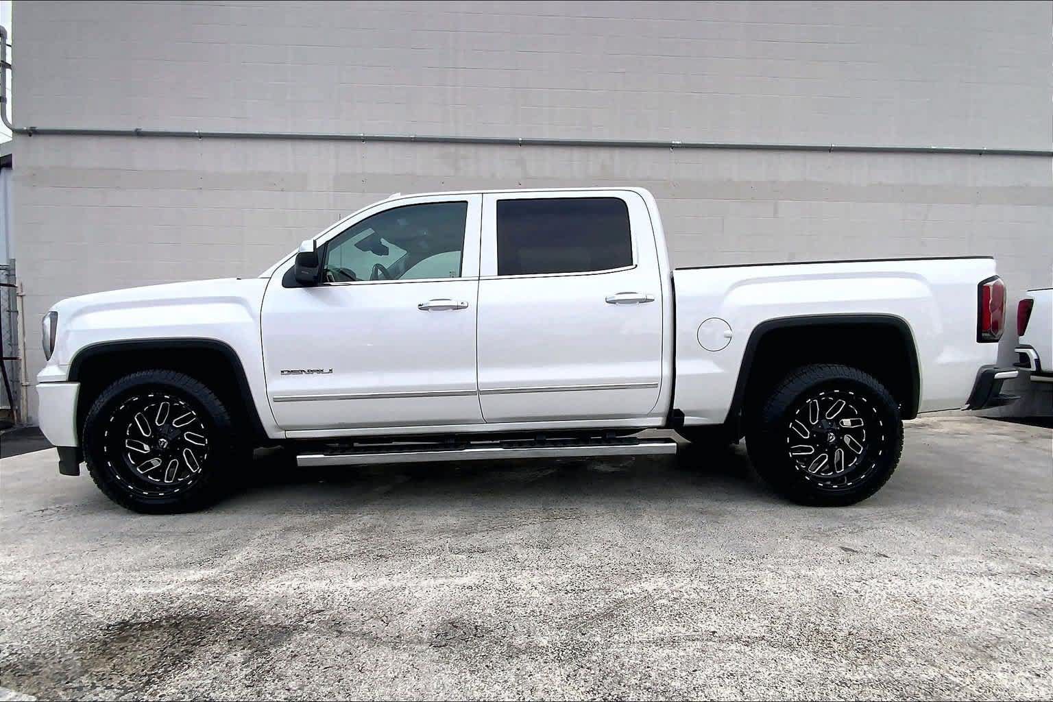 Used 2018 GMC Sierra 1500 Denali AWD/4WD image 3