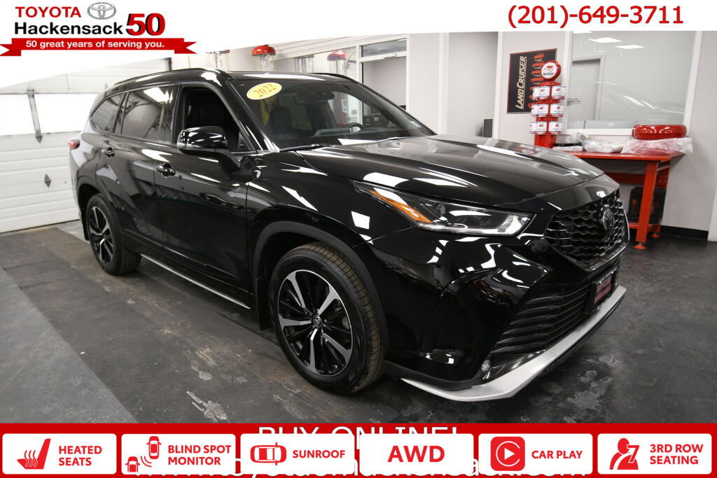 Used 2022 Toyota Highlander XSE image 1