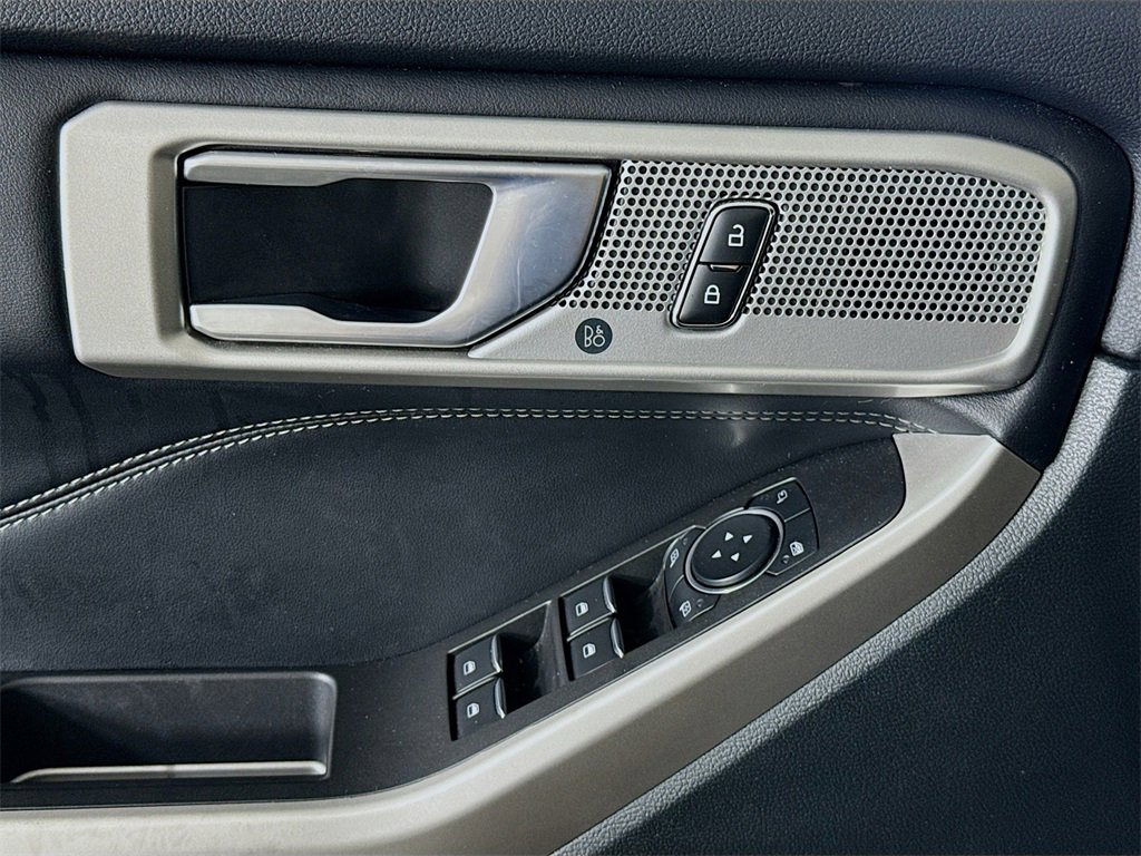 Used 2024 Ford Explorer Limited image 23