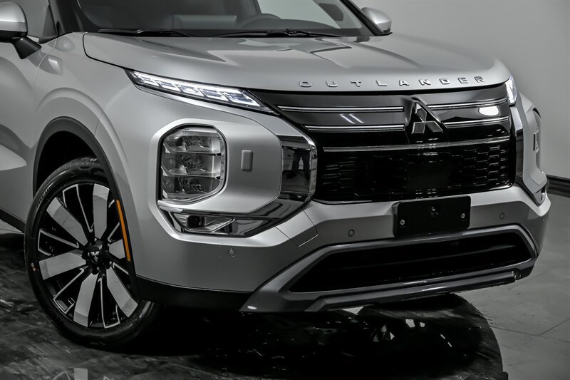 New 2026 Mitsubishi Outlander SE AWD/4WD image 2