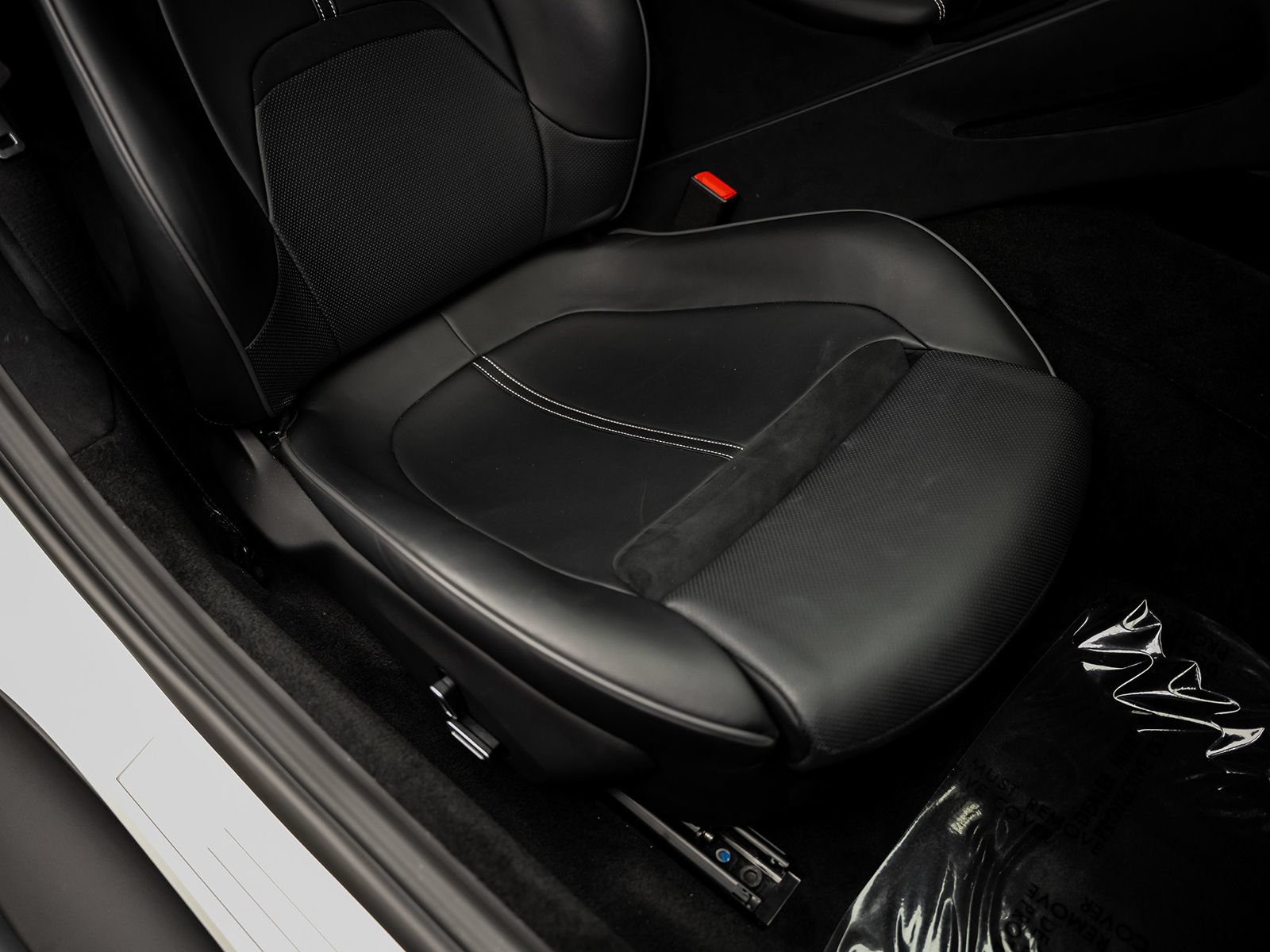 Used 2021 Ferrari Roma RWD image 37
