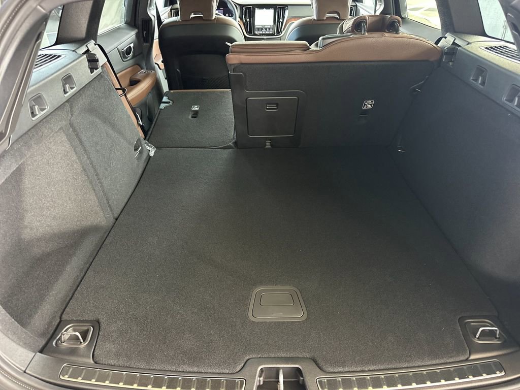 New 2026 Volvo V60 B5 Cross Country Plus w/ Climate Package image 14