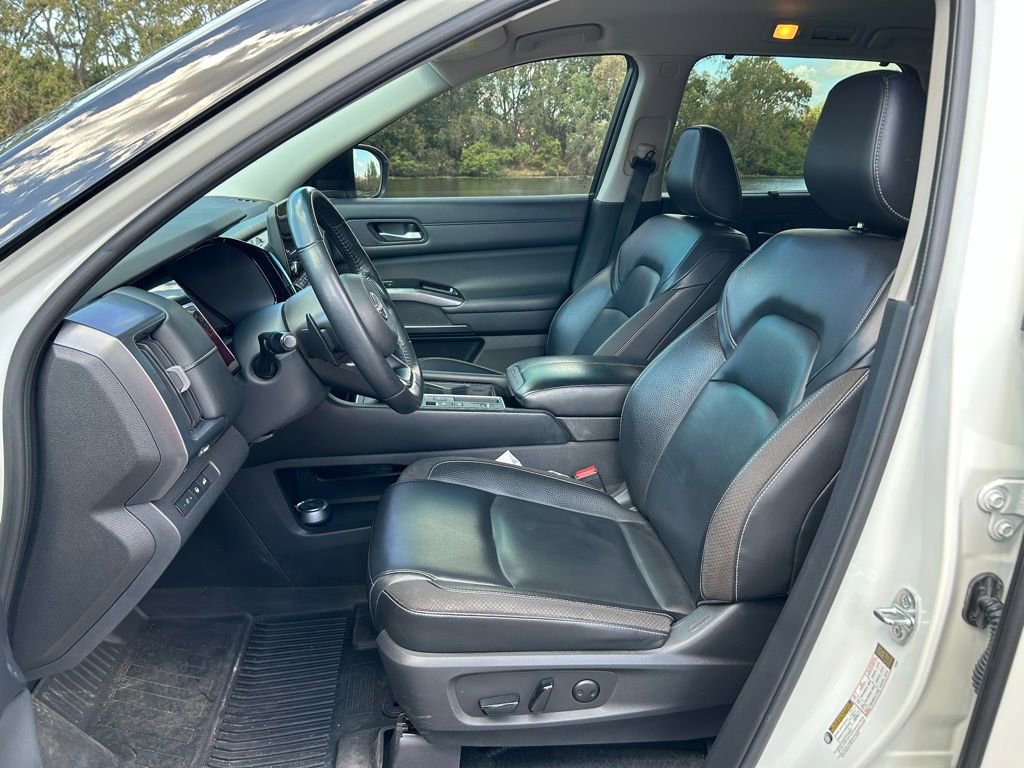 Used 2022 Nissan Pathfinder SL image 14