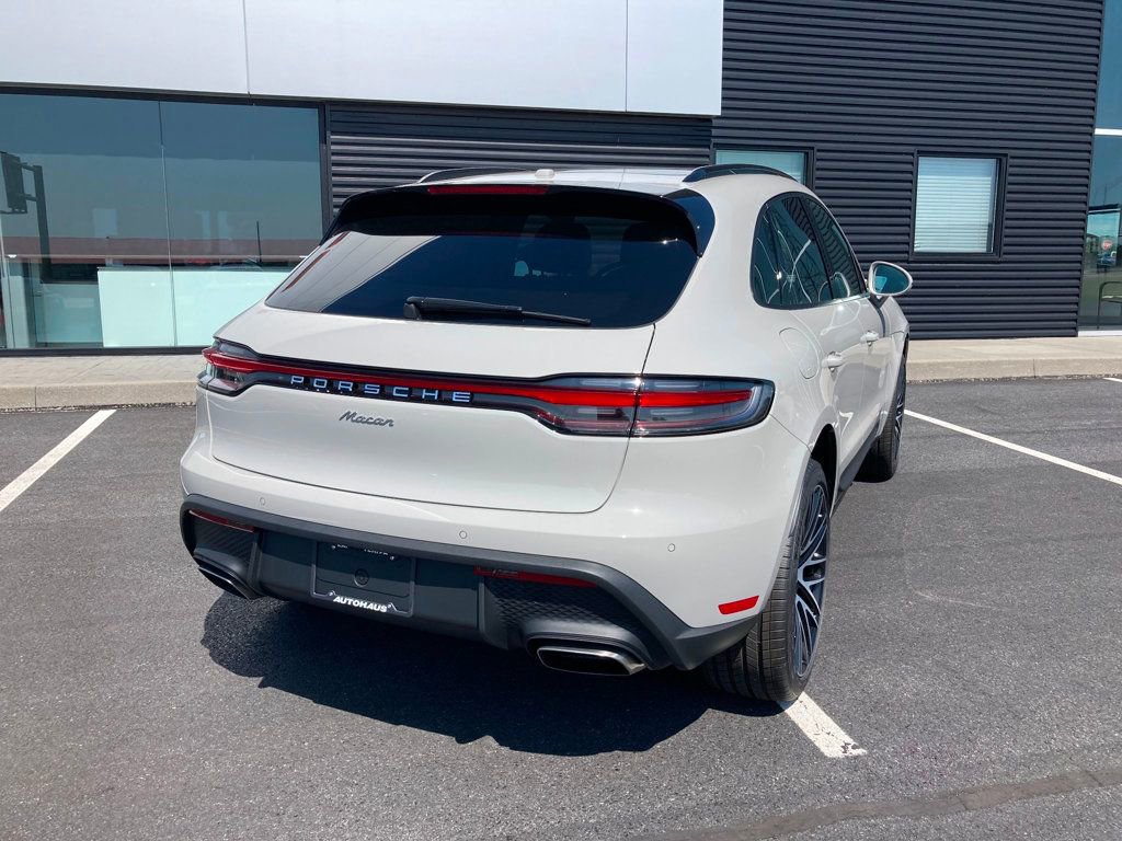 Certified 2025 Porsche Macan image 14
