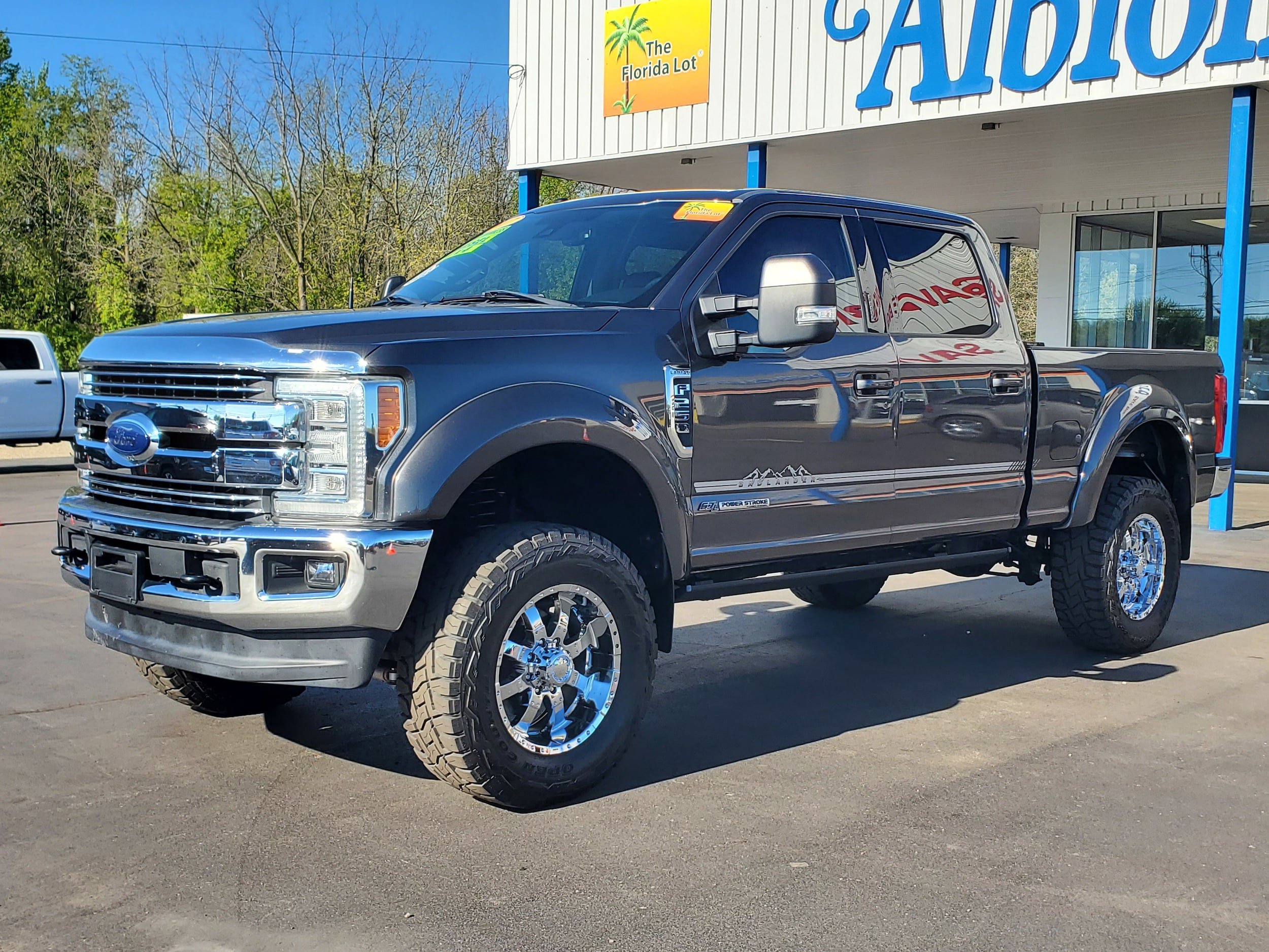 Used 2017 Ford F250 Lariat w/ Lariat Ultimate Package AWD/4WD image 2