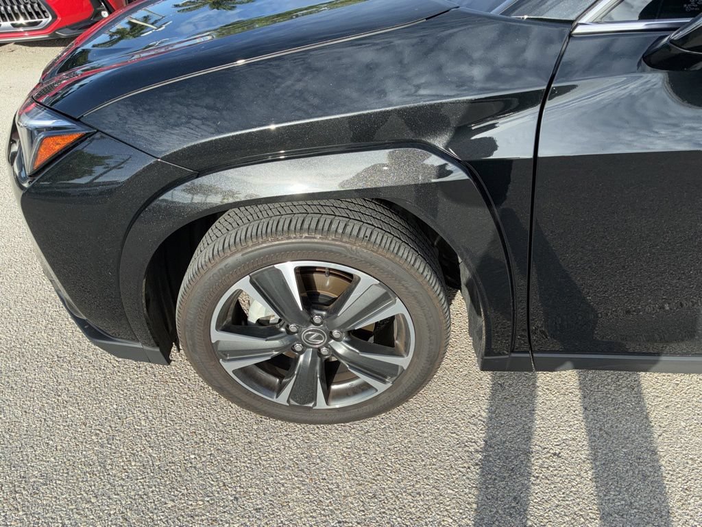 Used 2025 Lexus UX 300h FWD image 13