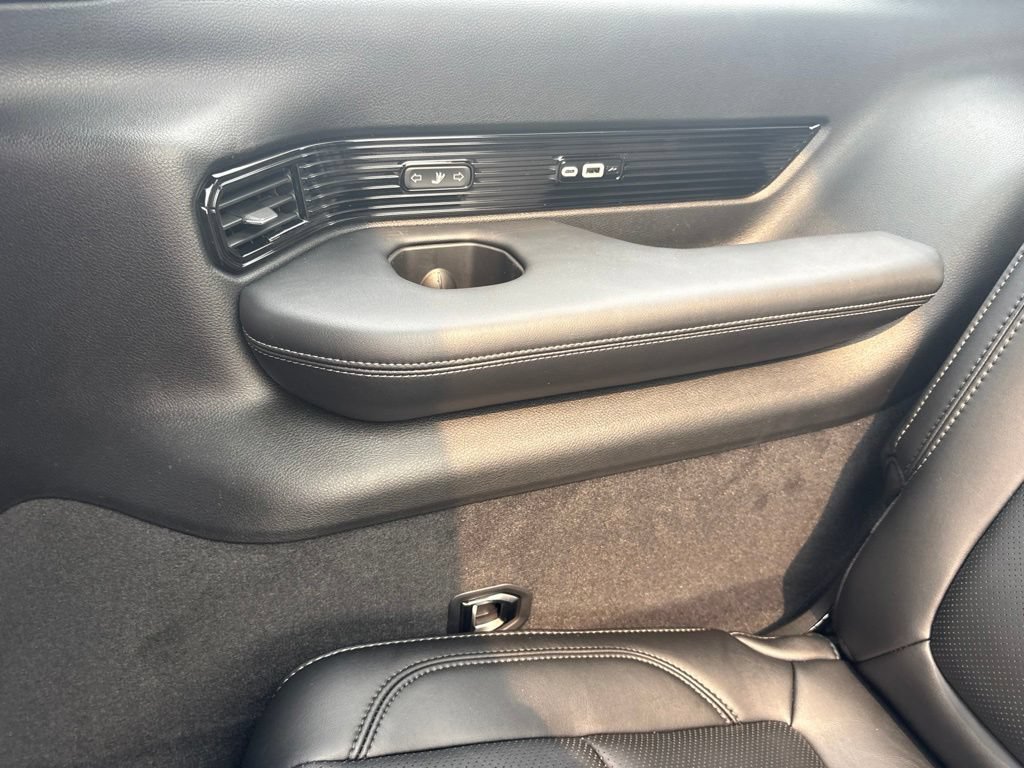 New 2026 Jeep Grand Wagoneer Summit AWD/4WD image 38