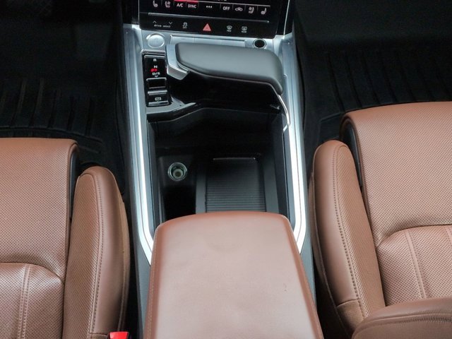 Used 2019 Audi e-tron Prestige w/ Prestige Package image 19