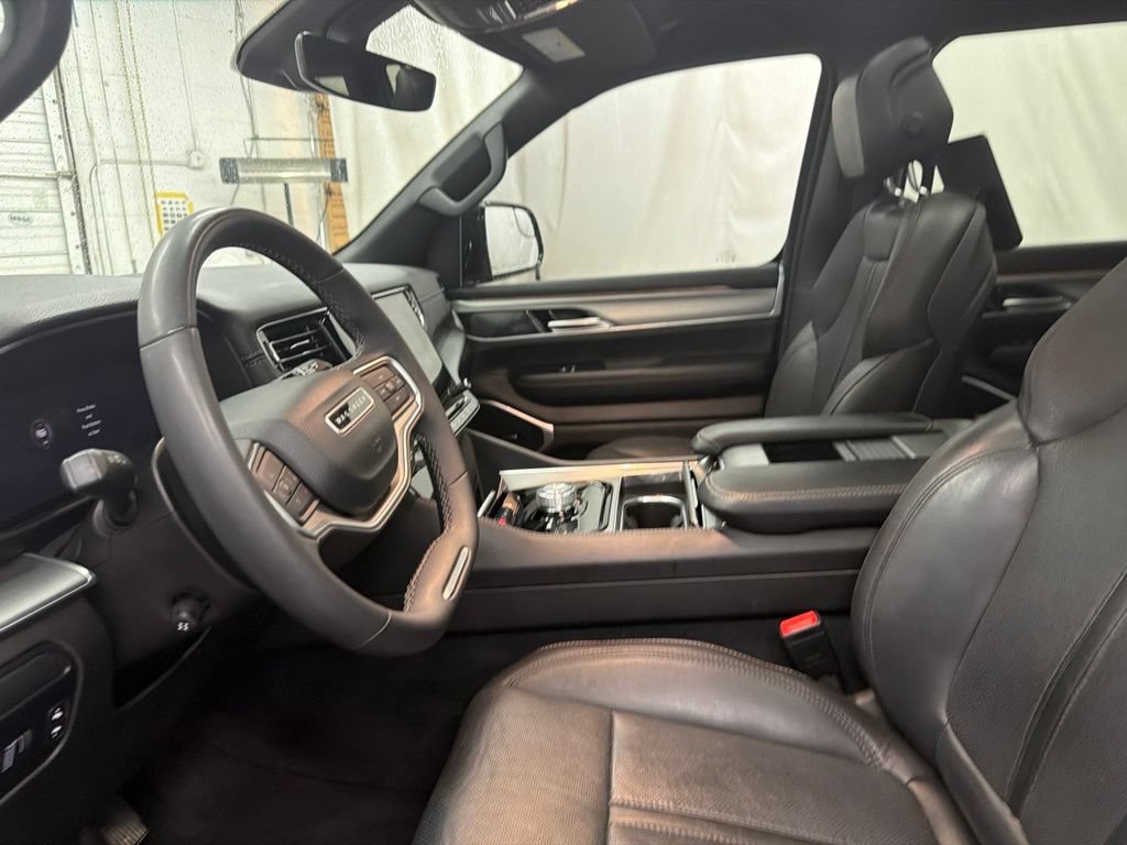 Used 2023 Jeep Wagoneer Series II AWD/4WD image 15