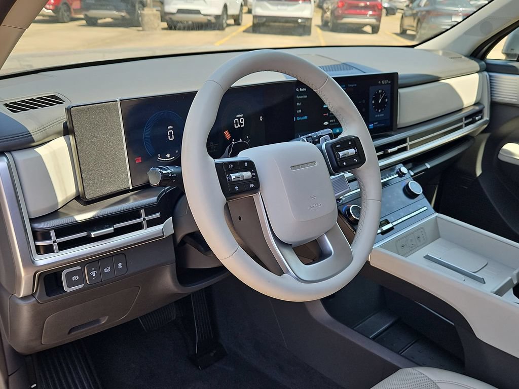 Used 2025 Hyundai Santa Fe SEL FWD image 15
