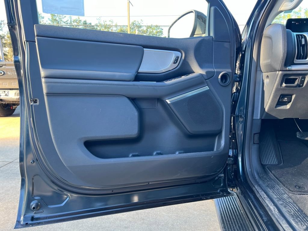 New 2026 Ford Expedition Active image 11