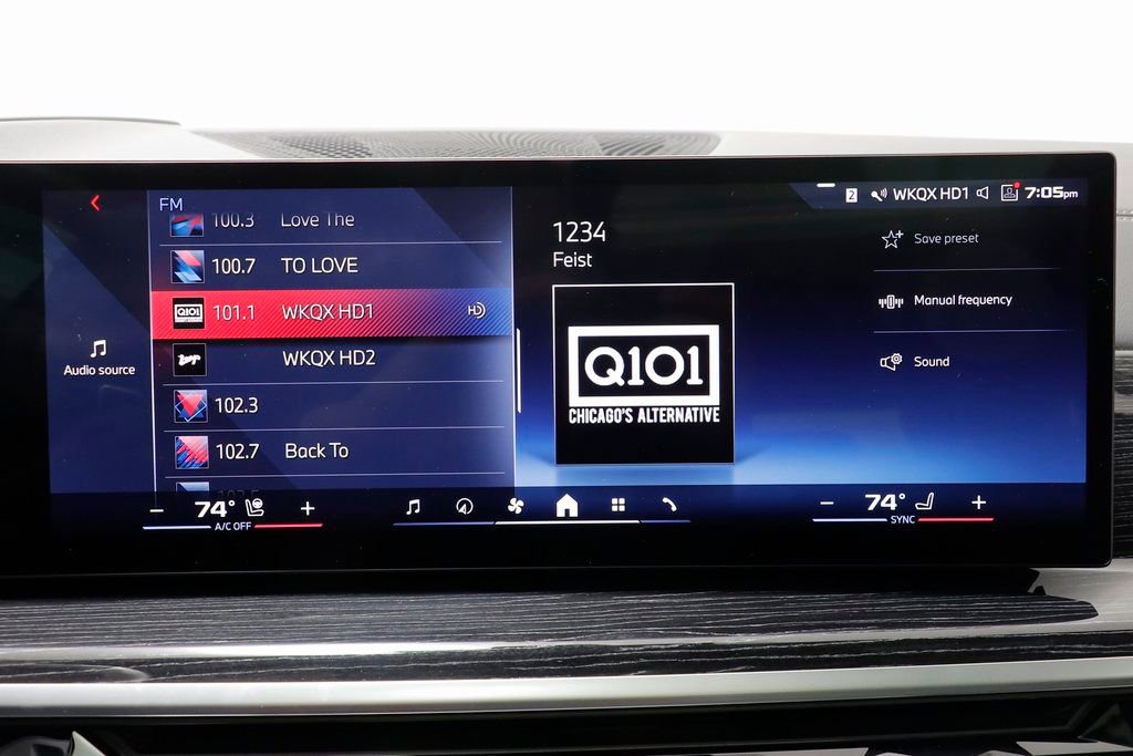 Certified 2025 BMW X7 M60i AWD/4WD image 10