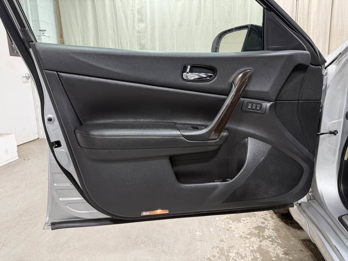 Used 2012 Nissan Maxima 3.5 SV w/ Premium Pkg image 8