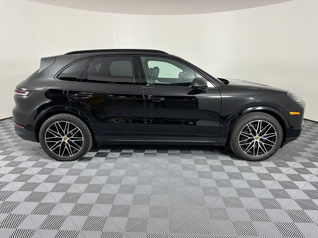 Certified 2024 Porsche Cayenne w/ Premium Package Plus (PFM) AWD/4WD image 11
