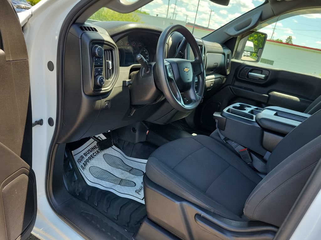 Used 2024 Chevrolet Silverado 3500 W/T AWD/4WD image 34