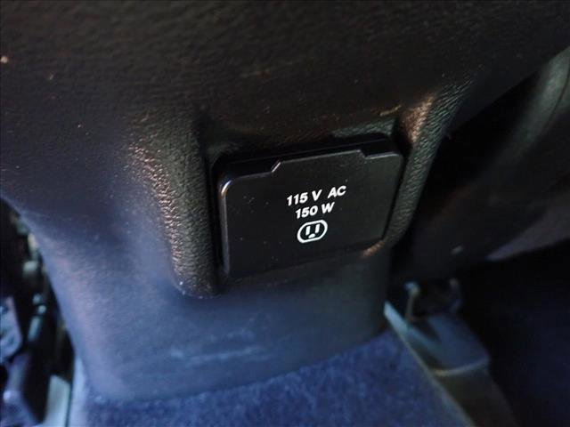 Used 2015 Jeep Cherokee Latitude w/ Cold Weather Group image 10