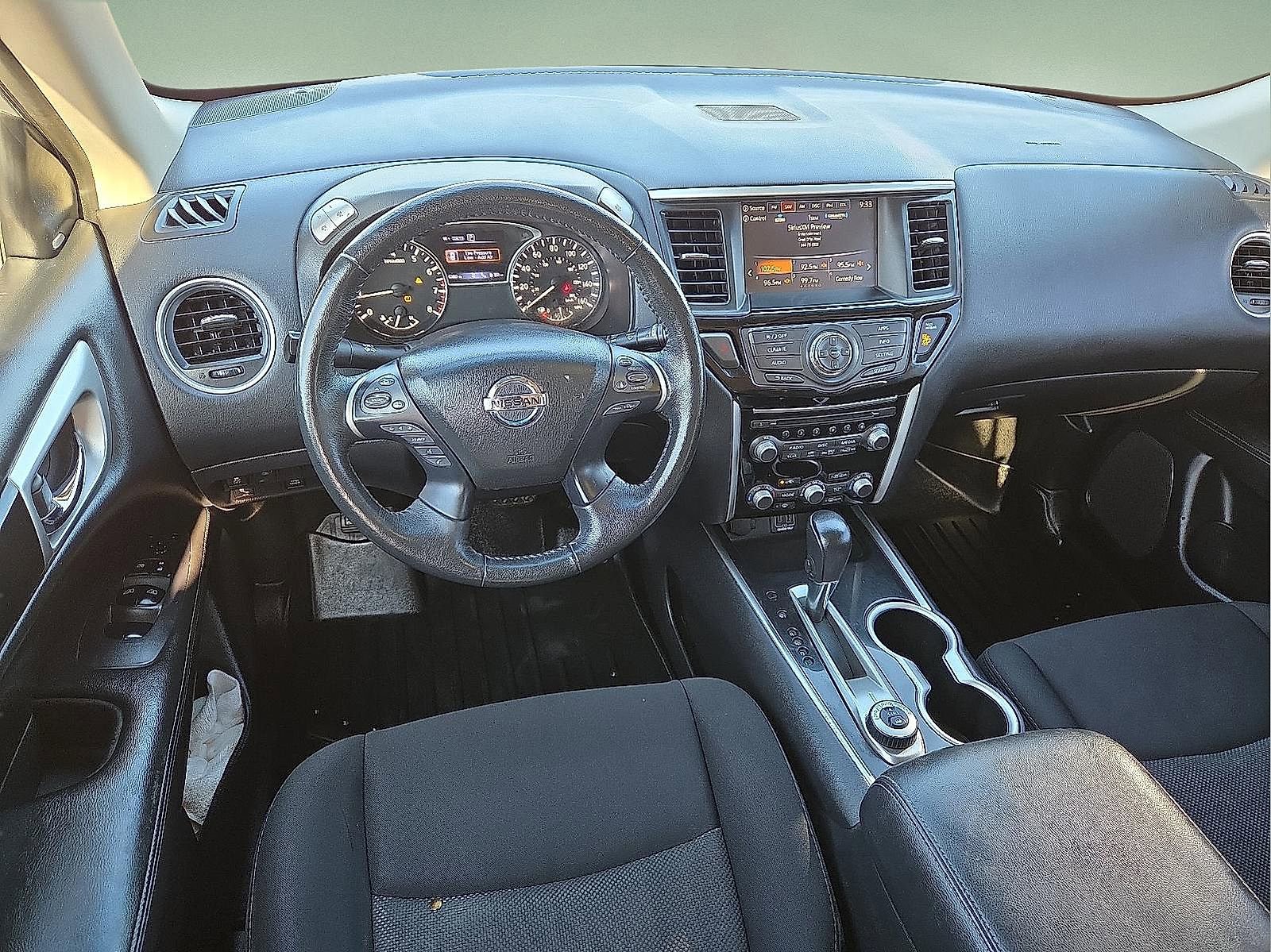 Used 2019 Nissan Pathfinder SV image 11