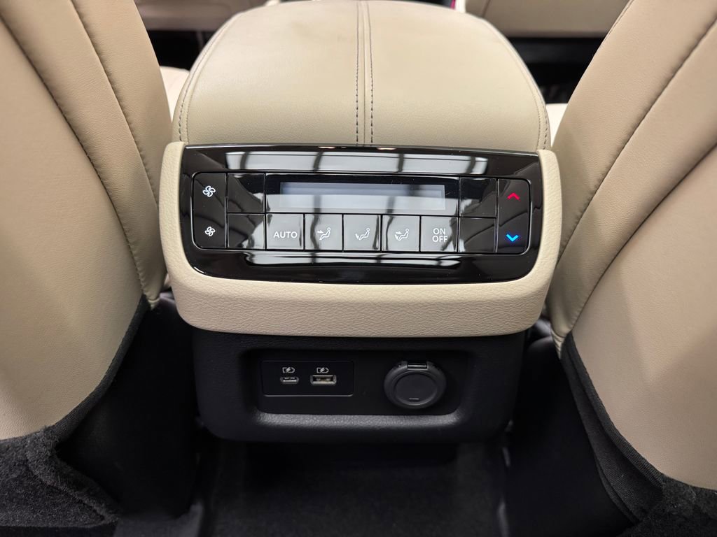 Used 2024 INFINITI QX60 Luxe w/ Performance Audio Package image 16