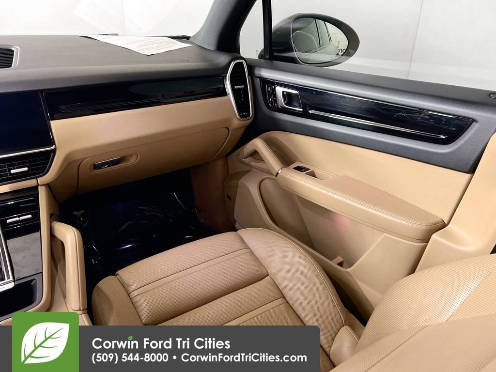 Used 2021 Porsche Cayenne S image 27