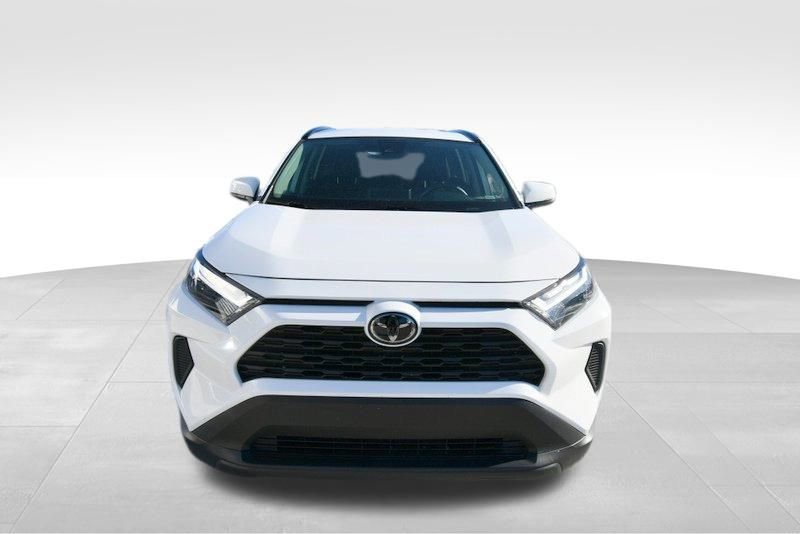 Used 2025 Toyota RAV4 XLE AWD/4WD image 10