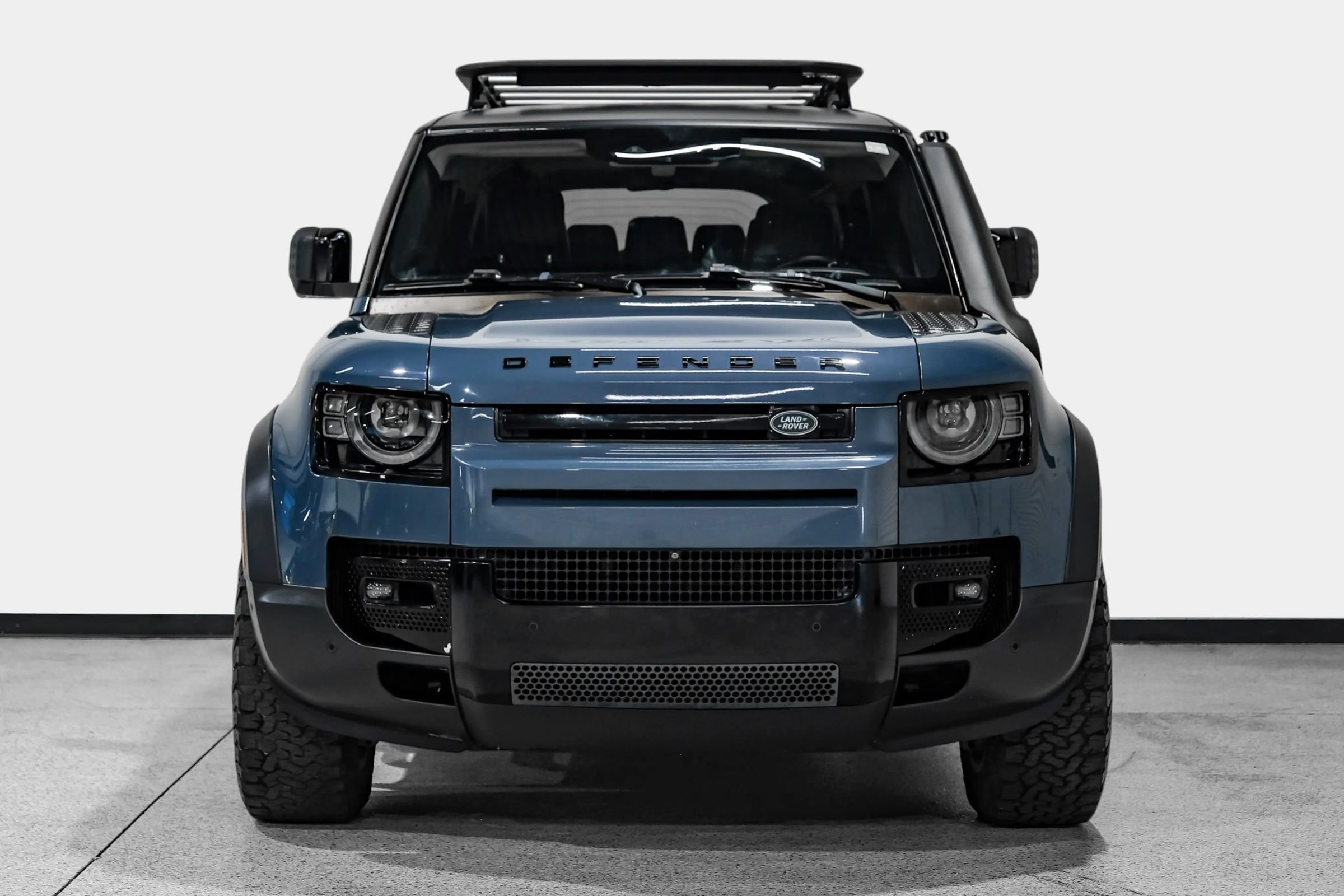 Used 2020 Land Rover Defender 110 HSE AWD/4WD image 3